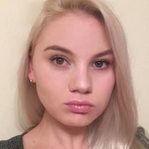 Meet your Posher, Elena